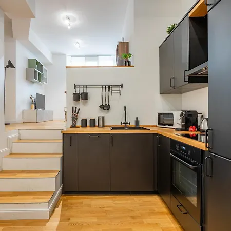 Prada's Nest - Modern Design And Close To Metro