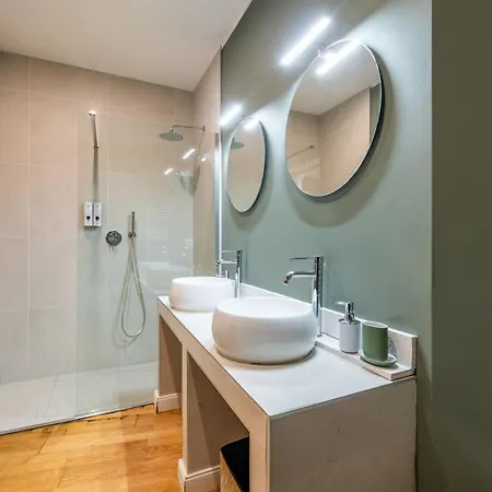 Prada's Nest - Modern Design And Close To Metro