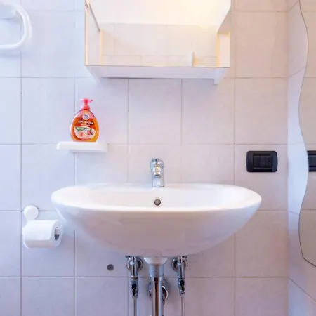 Deluxe Studio, Wi-fi, Self Check-in, Air Condition