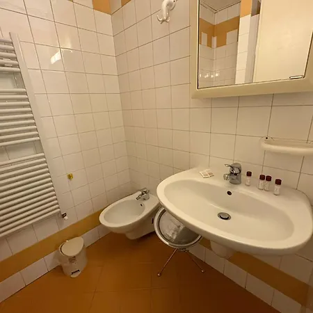 Guesthost - Arco Della Pace Appartement