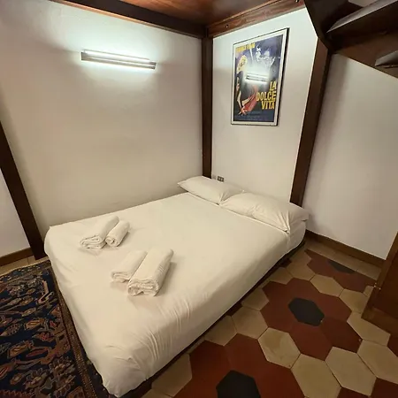 Guesthost - Arco Della Pace Appartement