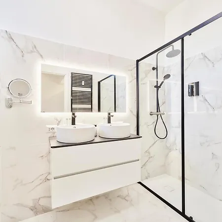 Duomo Charme Lägenhet *