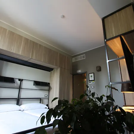 Versoverde Alzaia Naviglio Grande Hotel