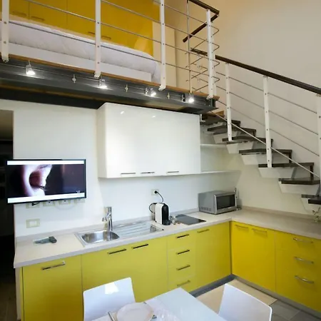 Versoverde Alzaia Naviglio Grande 4* ミラノ