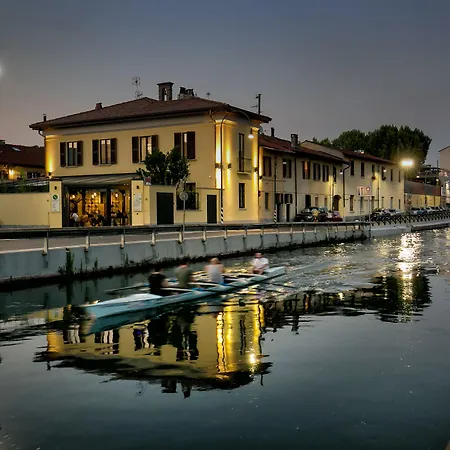 ホテル Versoverde Alzaia Naviglio Grande 4*