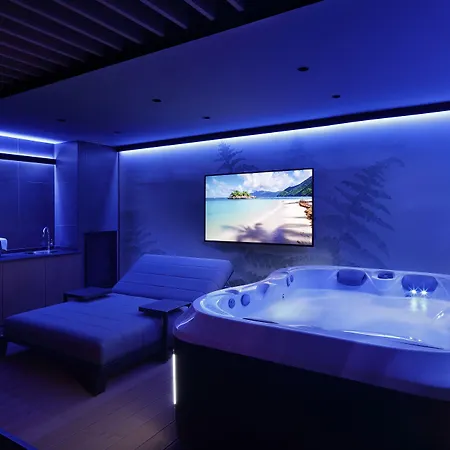 Versoverde Alzaia Naviglio Grande ホテル 4*