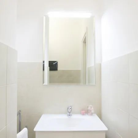 Alessia's Flat - Loreto Milano