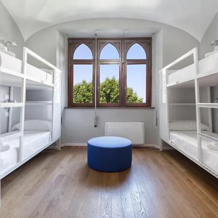 بيت شباب Babila & Bistrot *