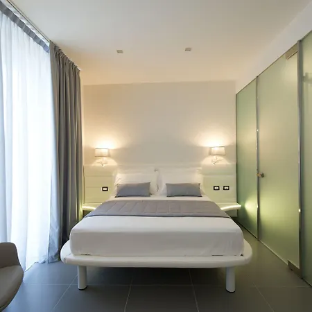 Otel Gatto Bianco Mia