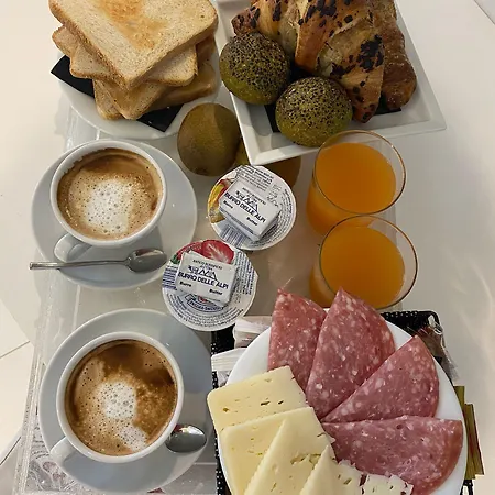 Gatto Bianco Mia 2* Milão