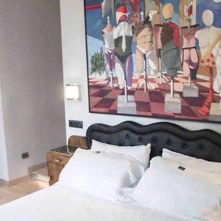 アイエロ ルームズ ゲストハウス