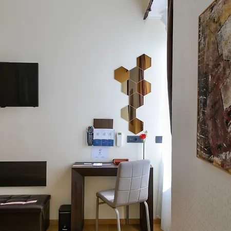 Ah - Fashion District Milano