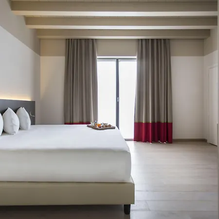 فندق سافونا 18 سويتس 4*