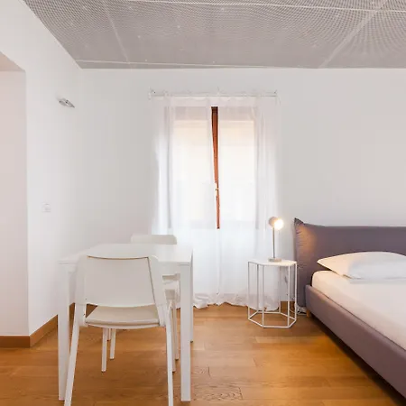 Easyhomes - Spiga Milano