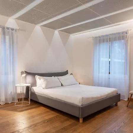 Easyhomes - Spiga Milano