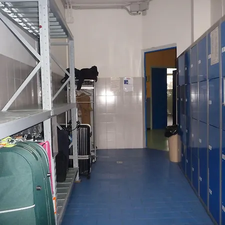 Aig Piero Rotta Hostel Milaan