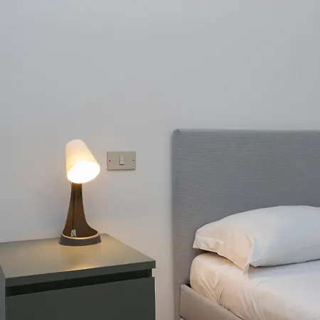 I Host - Lamarmora 3a * 밀라노