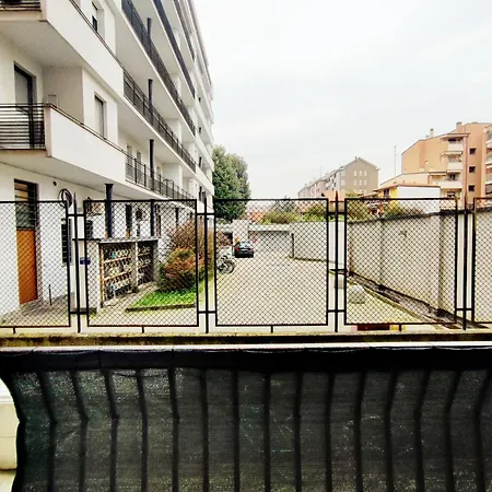 Station- Modern Milán