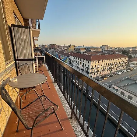Bright With Canal Balcony Milánó
