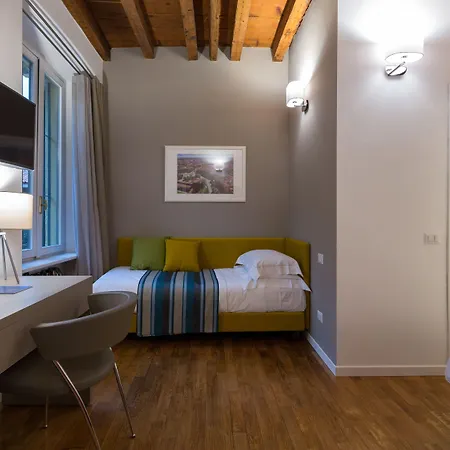 艾苏玛酒店 3* 米兰