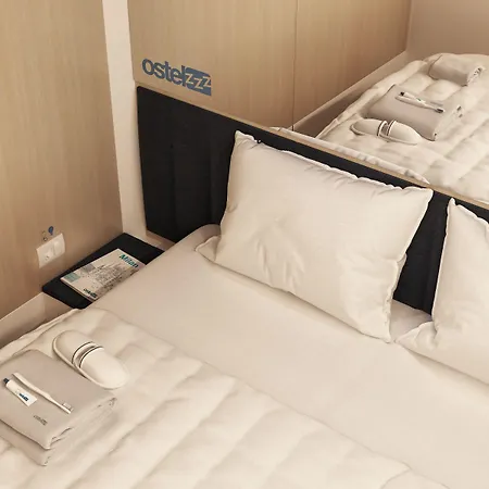 Hostel Ostelzzz