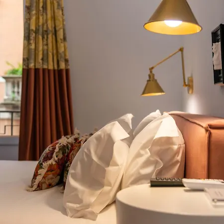 V-collection Solferino * ميلان