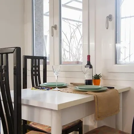 Cozy 9th Floor With Amazing View *