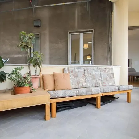 Cozy 9th Floor With Amazing View * Milánó