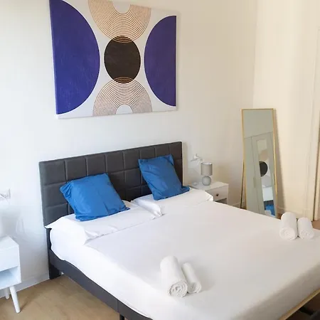 Modern 2br 2ba Metro Access 12min Duomo Ferienhaus *