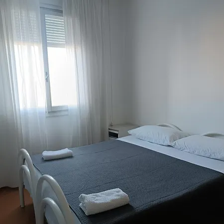 Lz Smartstays Guest house *