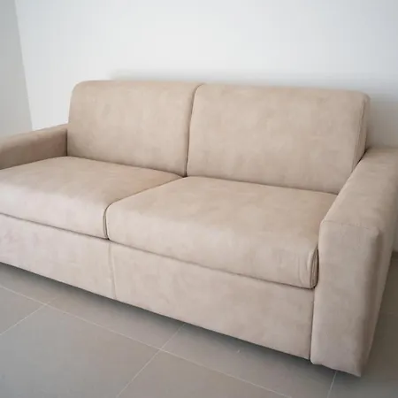 16 Nevoso Palace ميلان