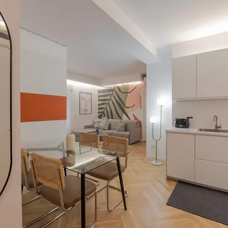 Διαμέρισμα Design - 3 Bedrooms & 2 Bathrooms - B *