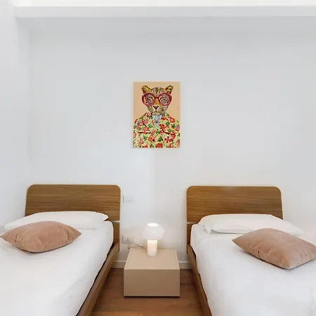 Apartment Luxury New - Stazione Garibaldi A 5 Minuti