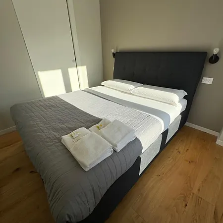 Cucca In Apartment