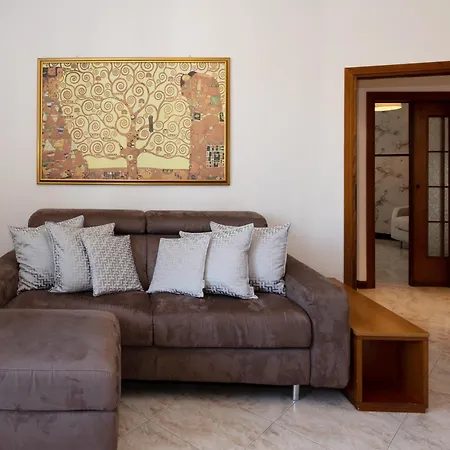 Appartamento Modern 2br With Metro Access