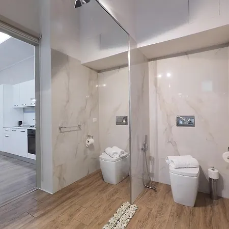 Contempora - Luminous With Spacious Bathroom - Isola Lägenhet