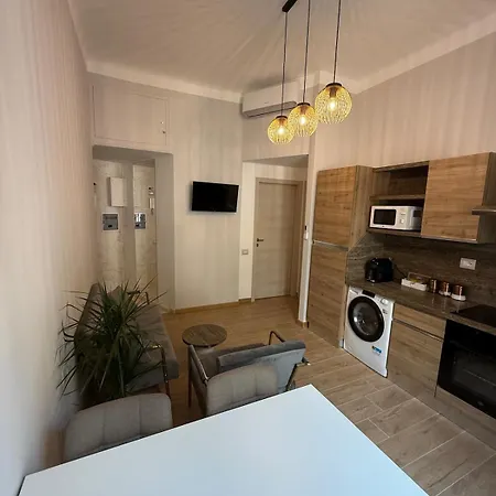 Apartament - 2br 2ba - 5 Min Walk To Metro & Train *