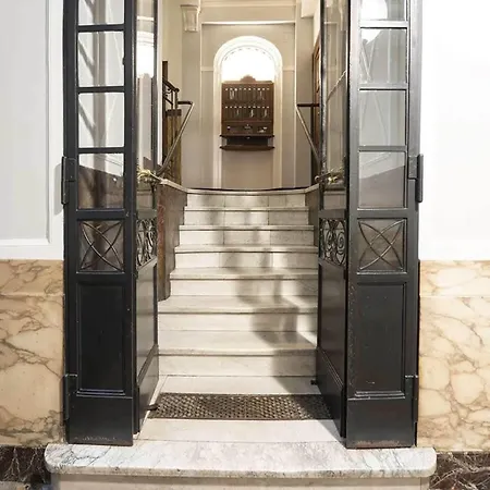 Stylish Retreat For Two In Μιλάνο