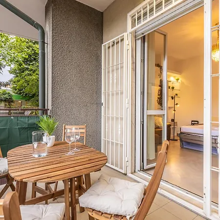 Sansiro75 Large 3bdr With Private Garage Near To Metro And Stadium *