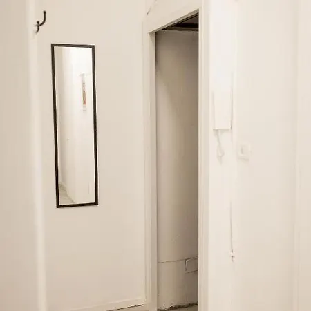 Marlene In The Navigli Area Apartment