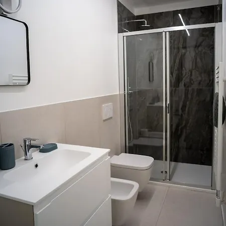 17 Nevoso Palace * ميلان