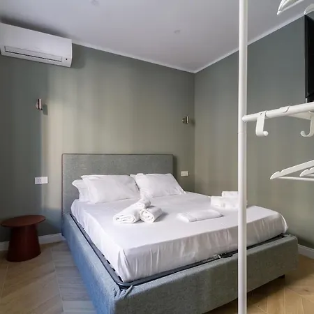 Daire Shopping District - Station - Two