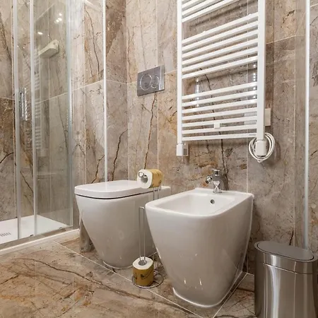 Daire Shopping District - Station - Two Milano