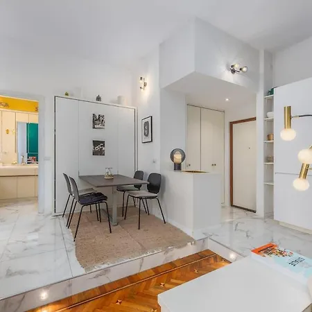 شقة Maison Lumiere - A Few Steps From Station ميلان