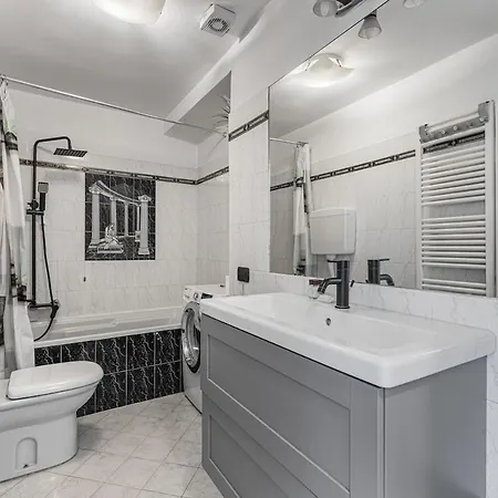 Isola District - Fashion House ميلان