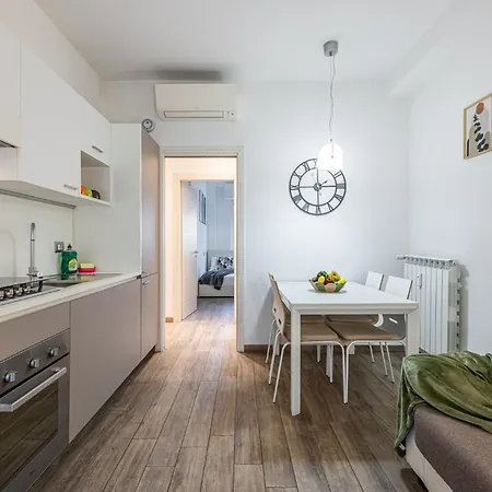 شقة Giambellino Trilocale Accogliente Con Garage ميلان