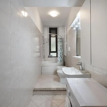 Lovely Corvetto * Μιλάνο