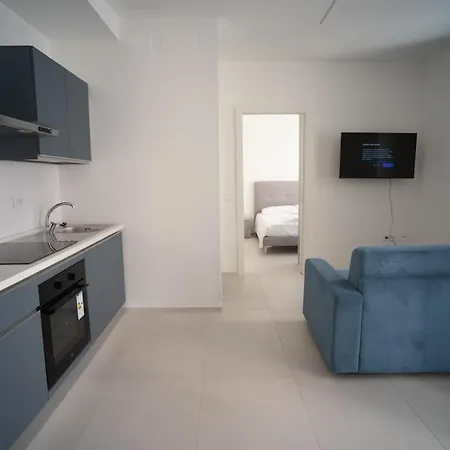 17 Nevoso Palace Daire Milano