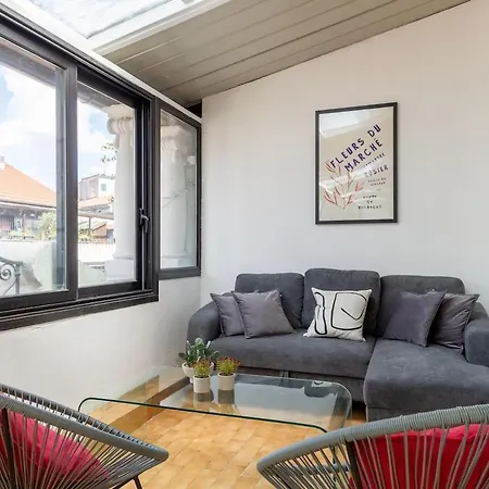 Shopping District -200 Mq - 8 People Apartment