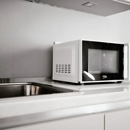 Hostmate - - Piero Francesca - Sempione *